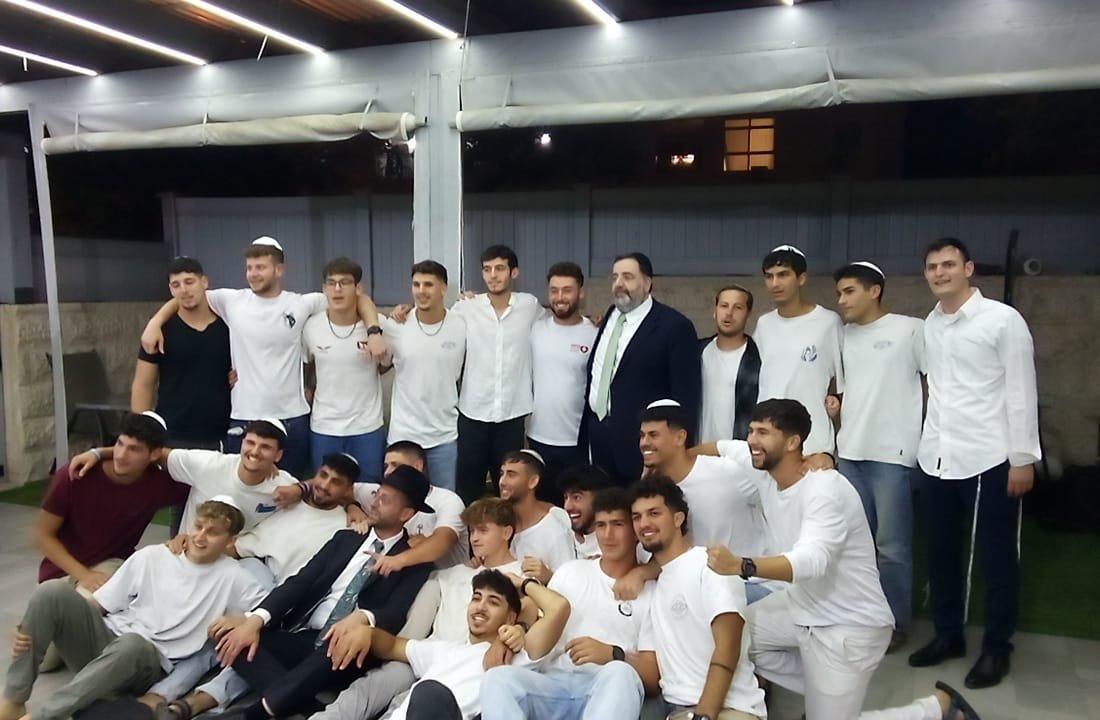 באדיבות המצלם