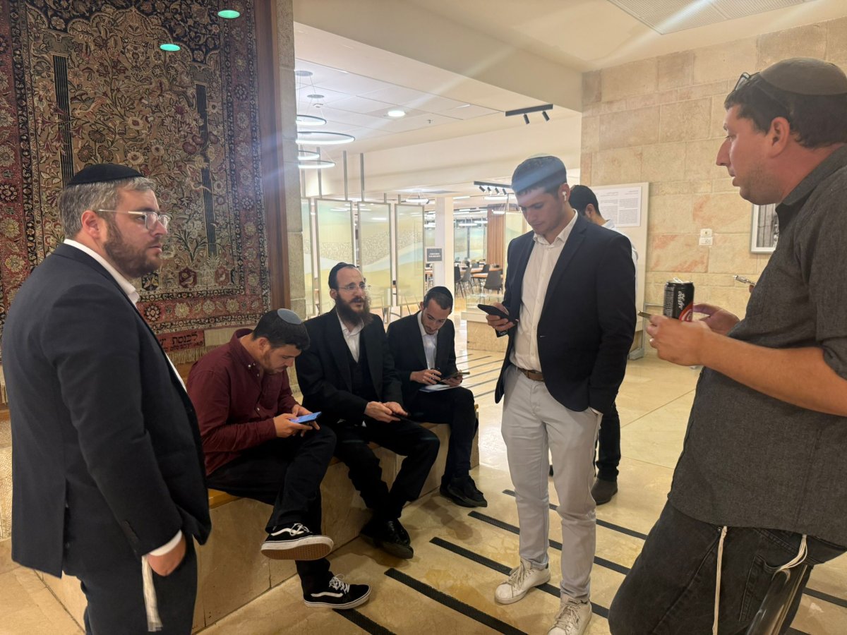 באדיבות המצלם
