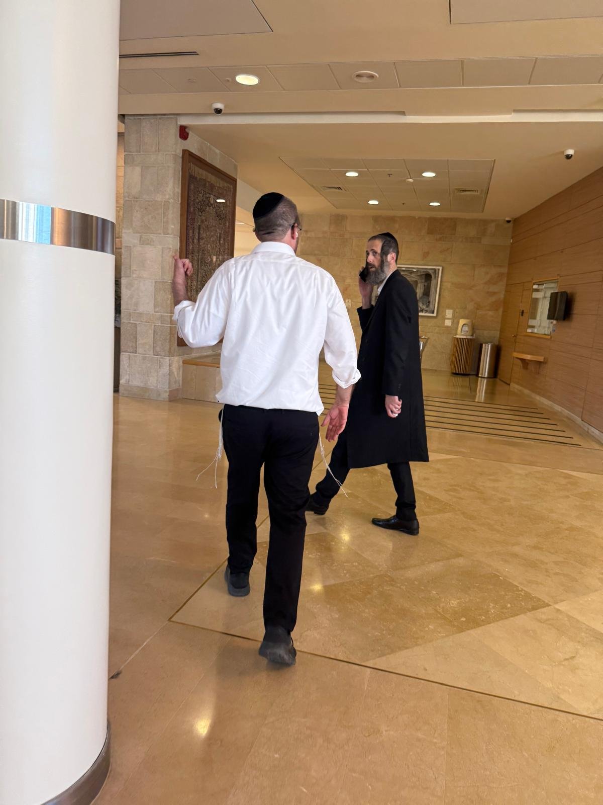 באדיבות המצלם