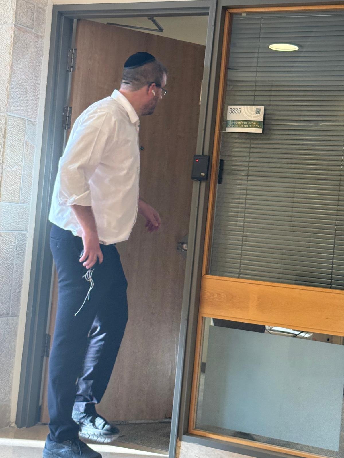 באדיבות המצלם