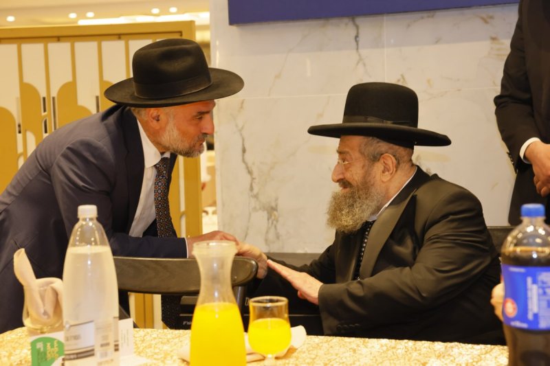 יחצ