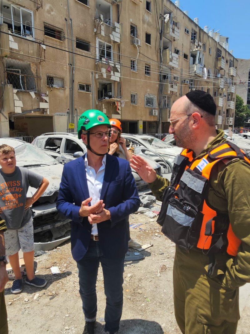 באדיבות המצלם