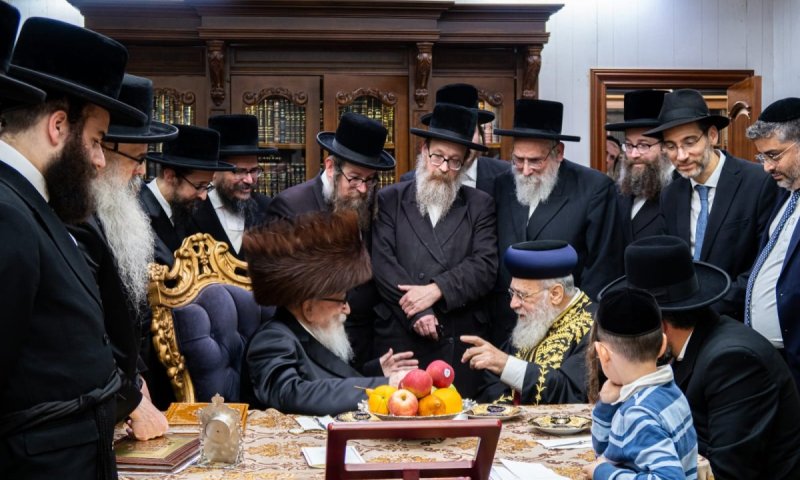 ביקור מלכותי בסקווירא: הראש"ל מסר שיעור וביקר אצל הרבי