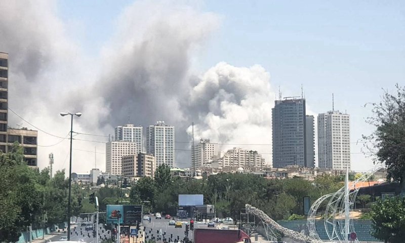 ישראל מכה בלב המשטר: הרוגים רבים למשמרות המהפכה &ndash; גם "השעון להשמדת ישראל" חוסל