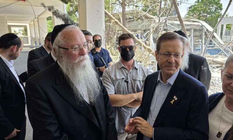 נשיא המדינה הגיע לזירת ההרס בקמפוס הענק של רשת 'עלה' בבני ברק