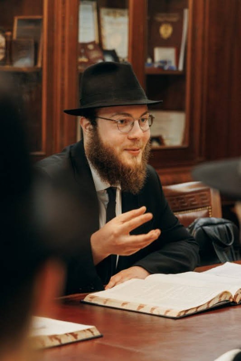  לוי נאזרוב
