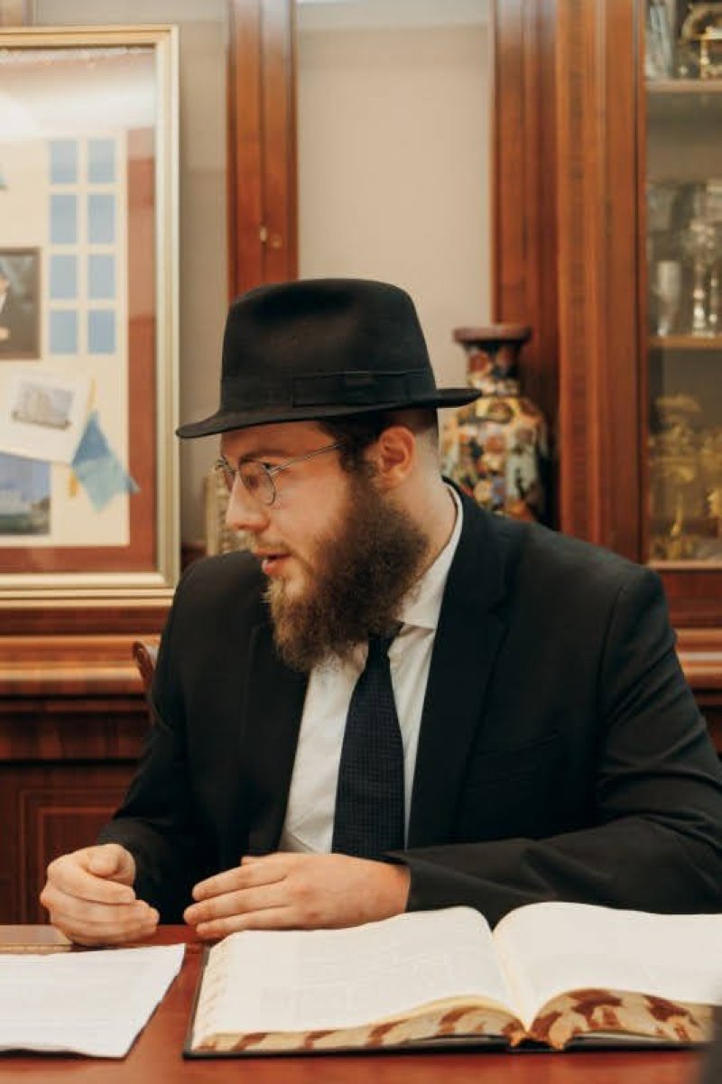  לוי נאזרוב