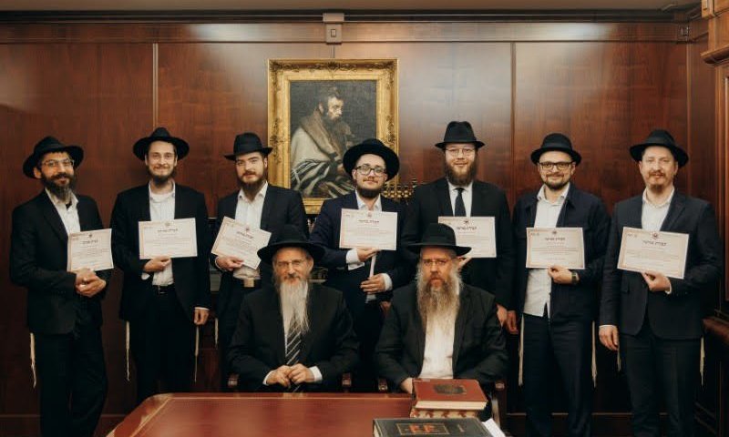 התלמידים נבחנו לקראת קבלת סמיכה לרבני שכונות וערים ברוסיה