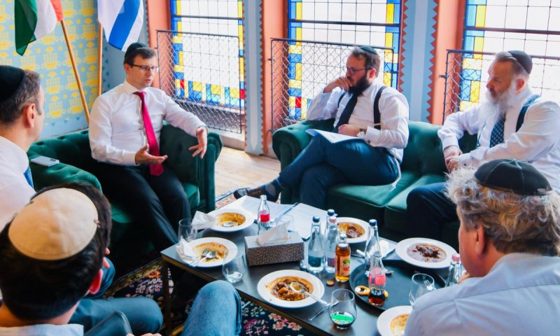 השר ההונגרי ביקר בקהילה האורתודוקסית בבודפשט
