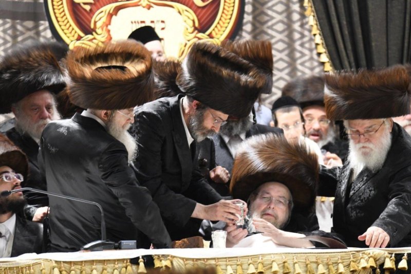 אנשיל בעק