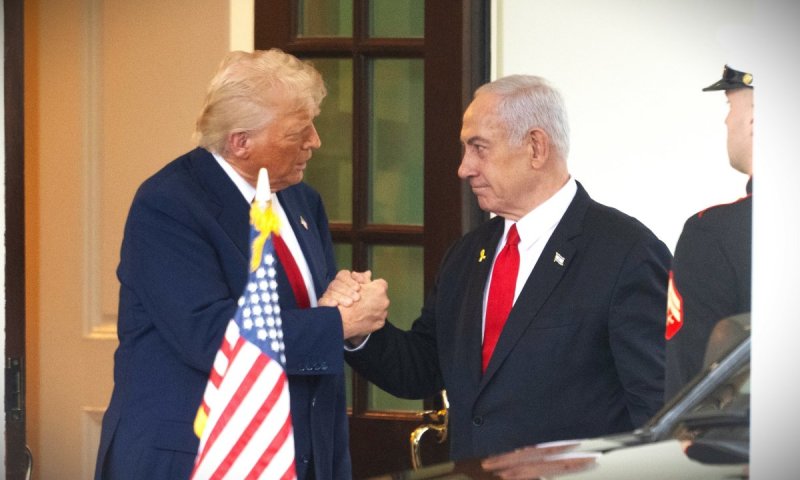 ביקורת בארה"ב: טראמפ מדבר על שלום, נתניהו ופוטין עושים כרצונם