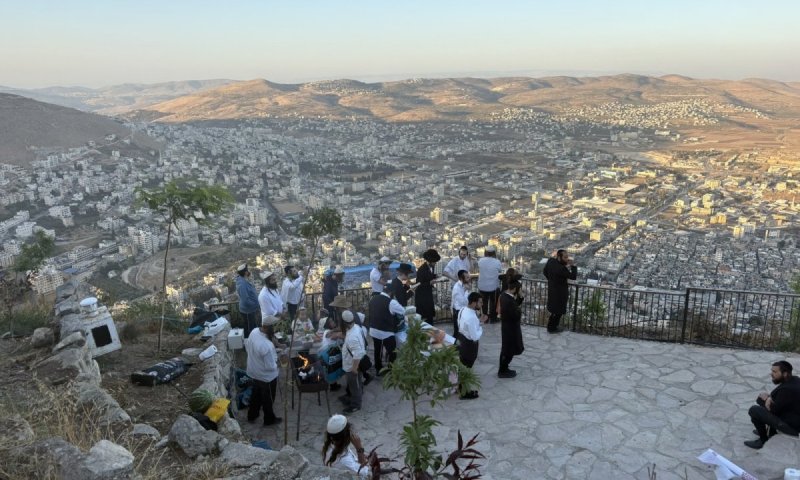 נחנך בית המדרש היחיד בעולם שצופה על קבר יוסף הצדיק 
