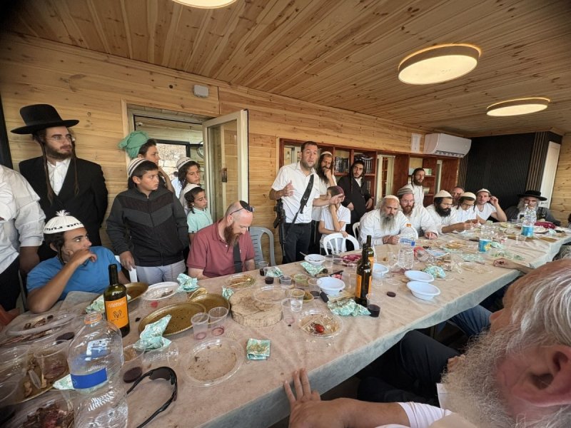 באדיבות המצלם