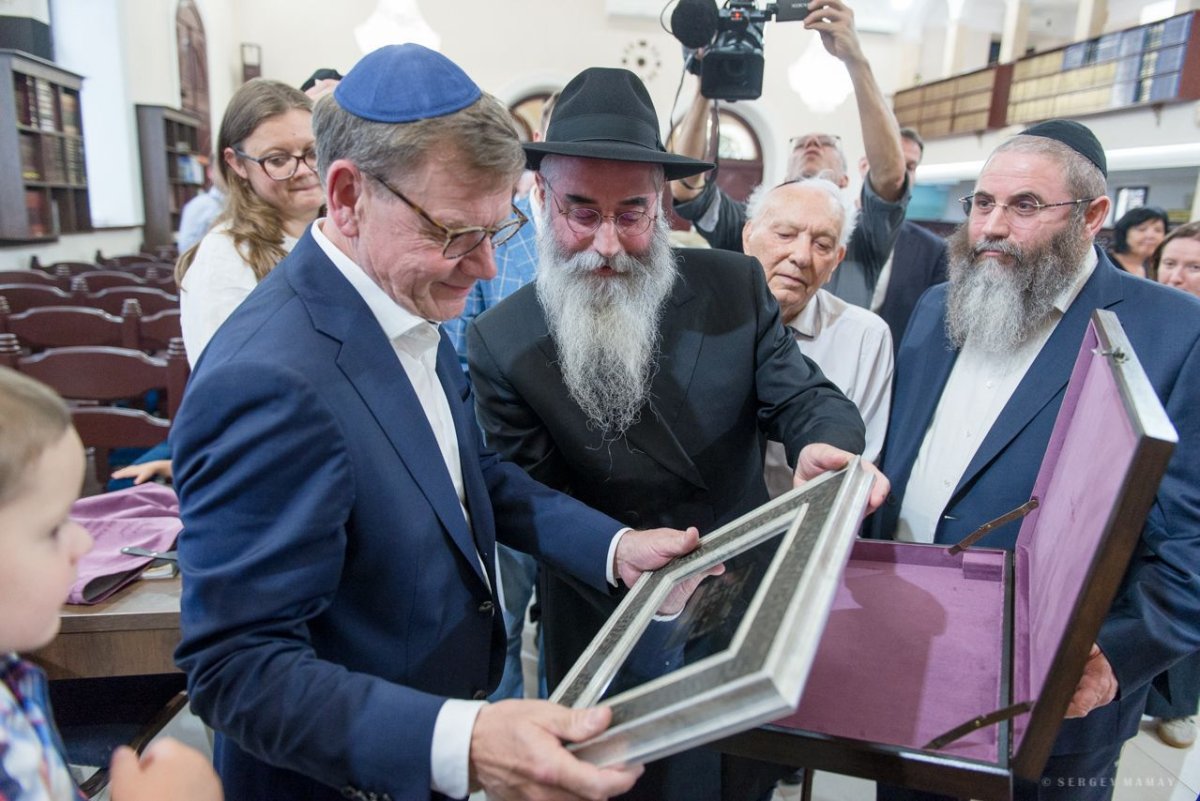 באדיבות המצלם