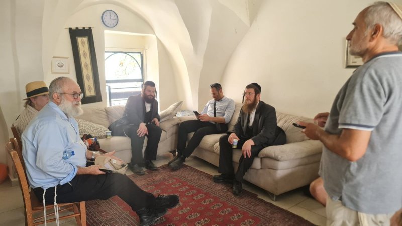באדיבות המצלם
