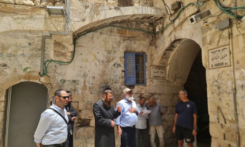 סגן ראש העיר ביקר בבית סבו הי&rdquo;ד שנרצח בידי פורעים ערבים