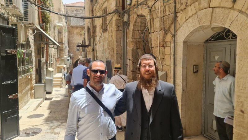 באדיבות המצלם