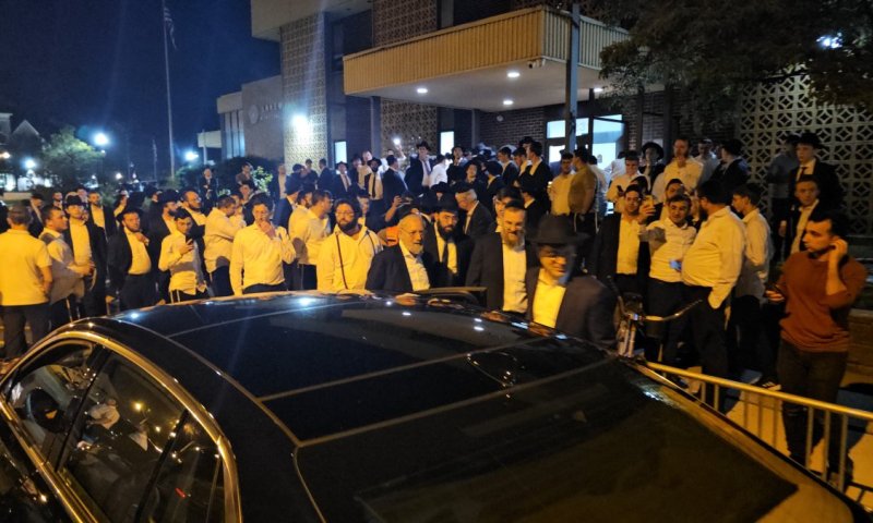מעל 1,000 איש הפגינו מחוץ למשטרת לייקווד על מעצר האברך