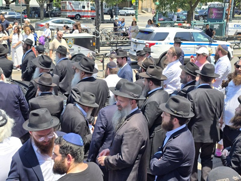 יוסי קורנט, חב"ד מתעדכנים