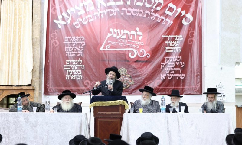 במקום הרבי שנח בהונגריה: הגר"ב פינקל והגר"ש גלאי בתולדות אהרן