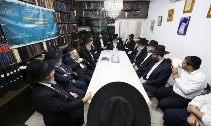 המחנכים בבני ברק התכנסו במעונו של רב העיר לייסד מכינה חדשה