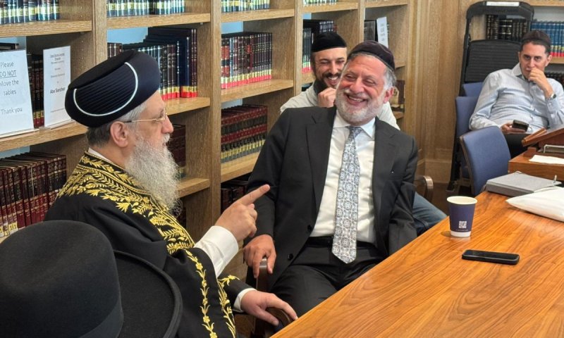 באנגלית שוטפת: הראשון לציון ריתק את הקהילה בניו יורק בשיעור מיוחד