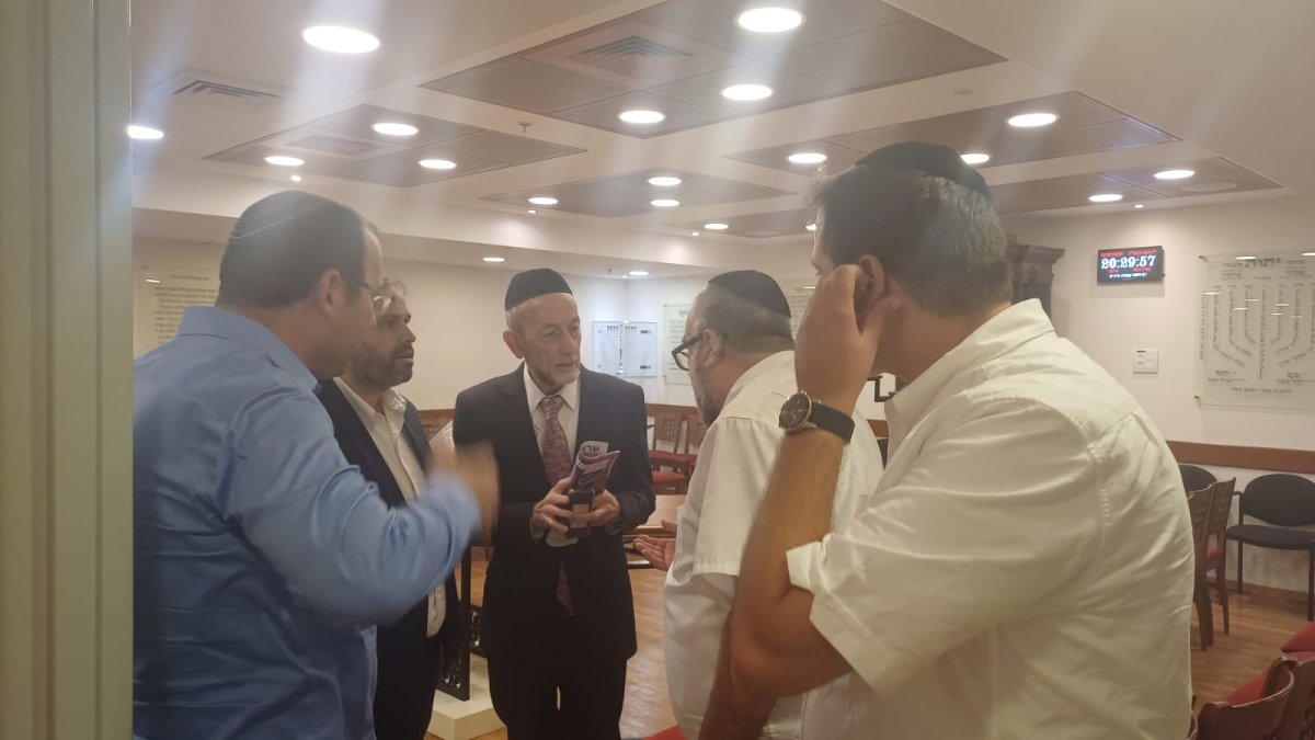 באדיבות המצלם