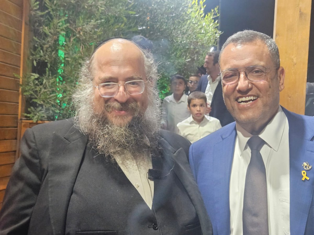 באדיבות המצלם