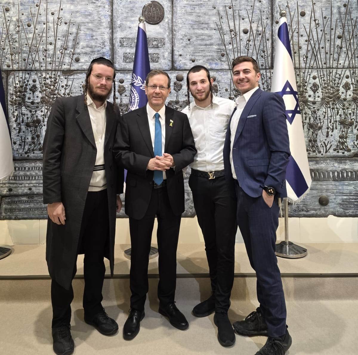 באדיבות המצלם