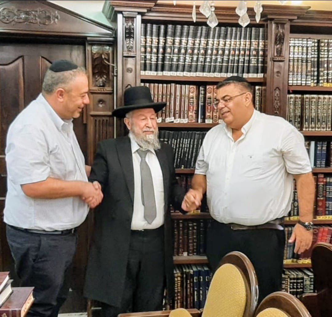 יחצ
