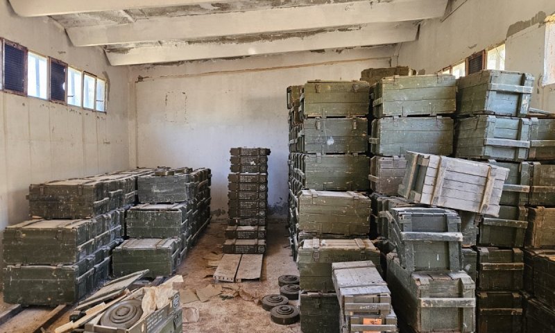 הכוחות איתרו ציוד צבאי ויותר משלושה טון אמצעי לחימה