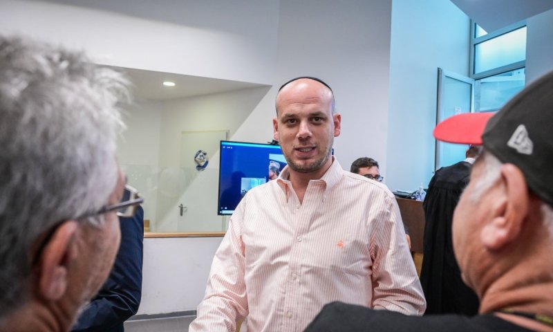 שורת הראיות שמפוררות את גרסת פלדשטיין לכסף מהלוביסט הקטרי