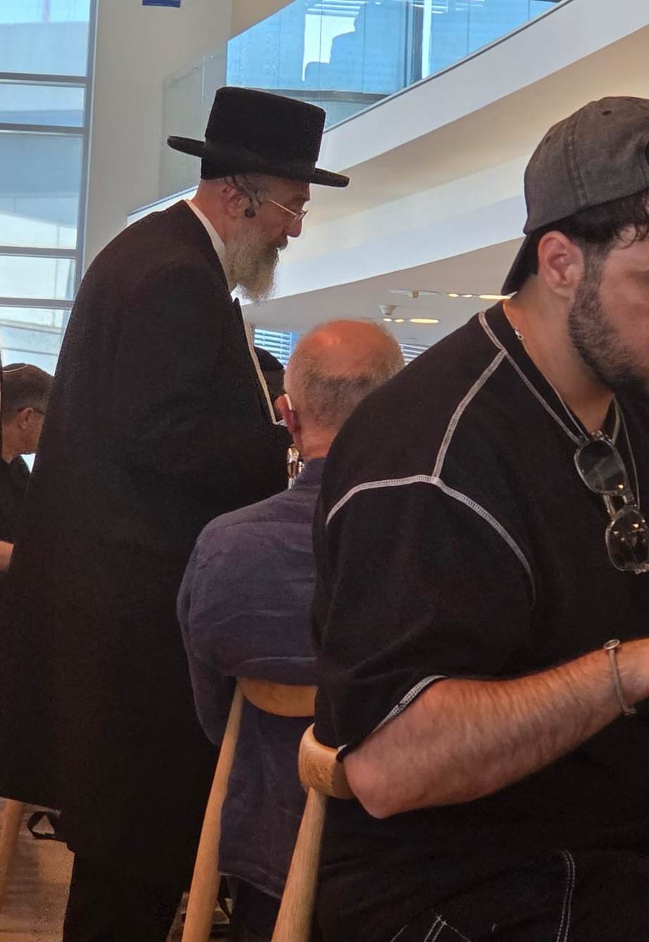 באדיבות המצלם