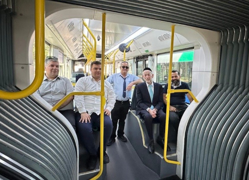 באדיבות המצלם