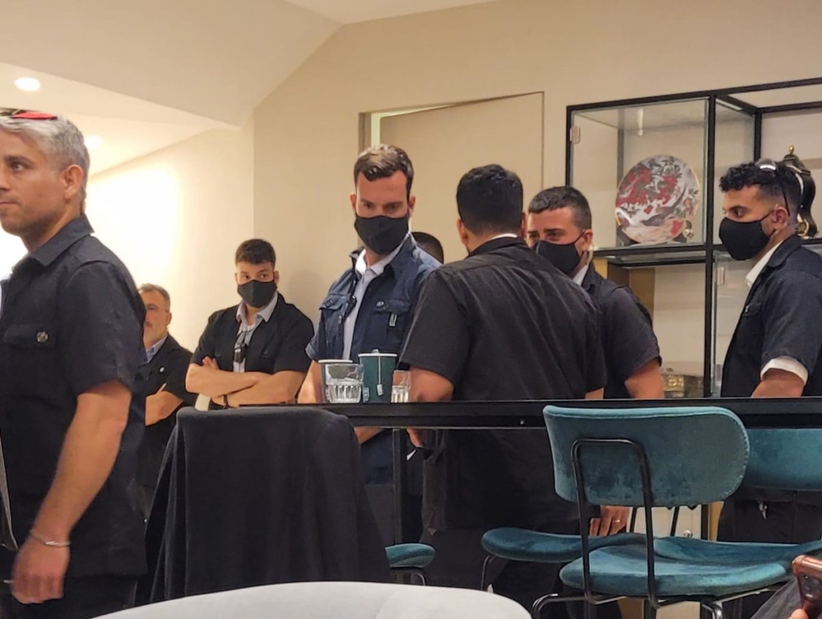 באדיבות המצלם