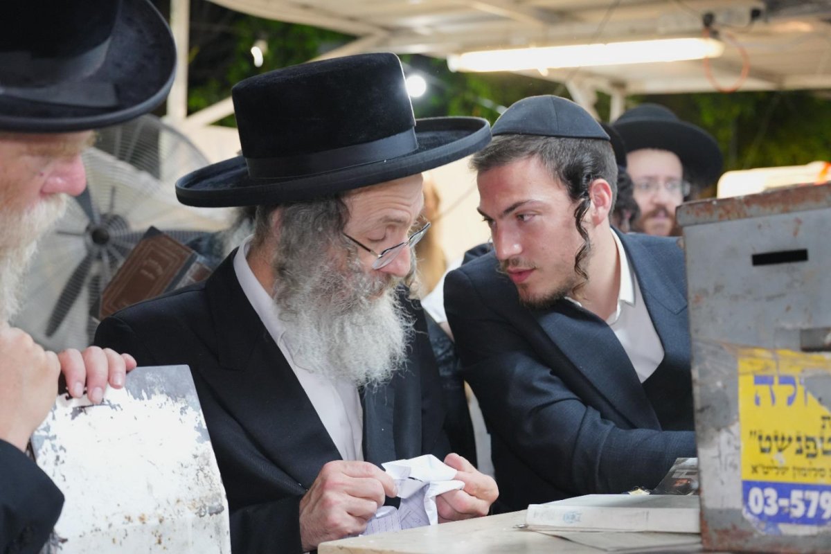 באדיבות המצלם
