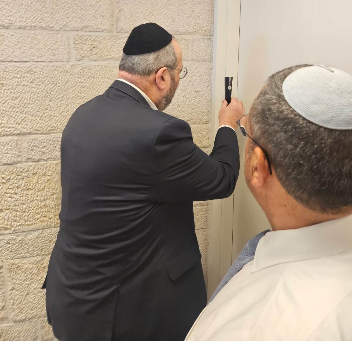 באדיבות המצלם