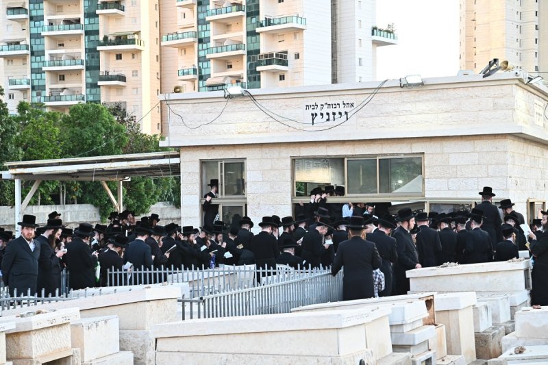 שוקי לרר