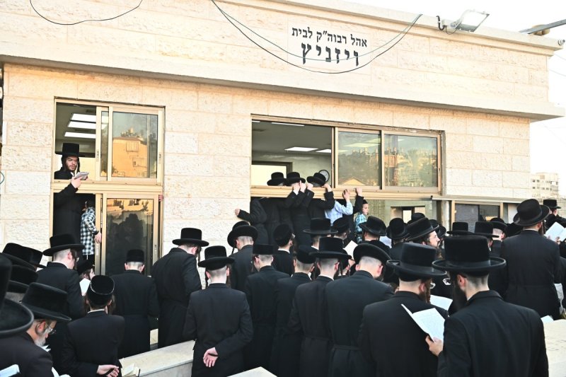 שוקי לרר