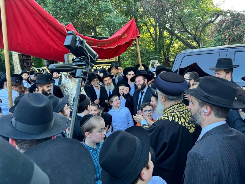 באדיבות המצלם