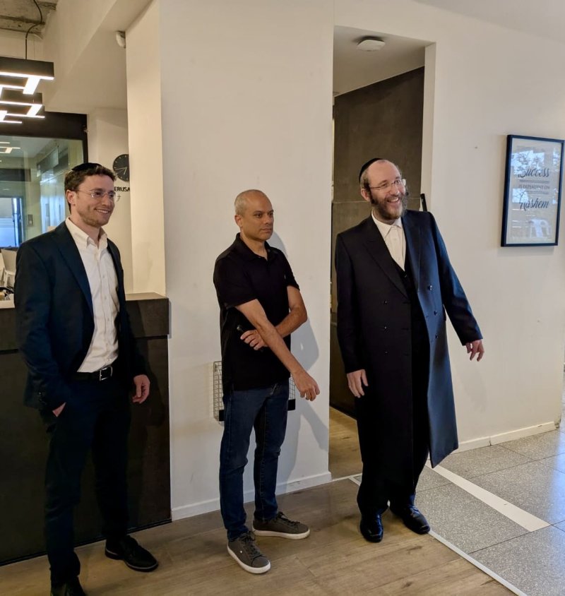 יחצ