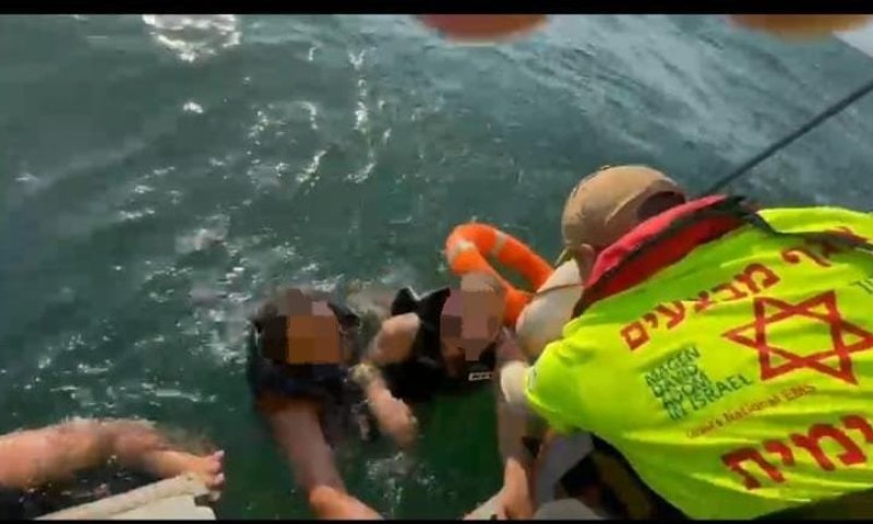 תיעוד: חולצו שלושה גברים שנסחפו מהחוף הנפרד בכינרת