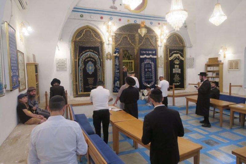 מ. אדלר