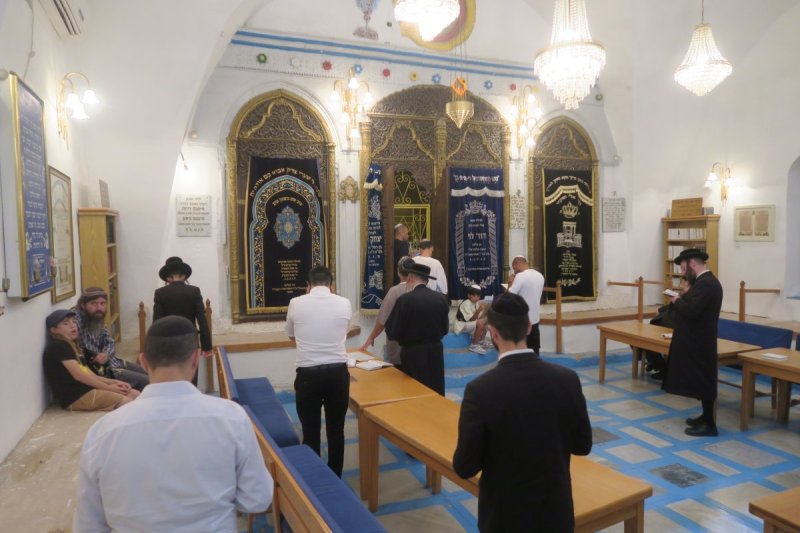 מ. אדלר