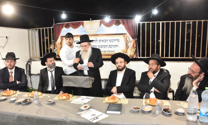 סיומים וחנוכת הבית: מעמד רב רושם בישיבת "הקיבוץ" ברחוב אנילביץ