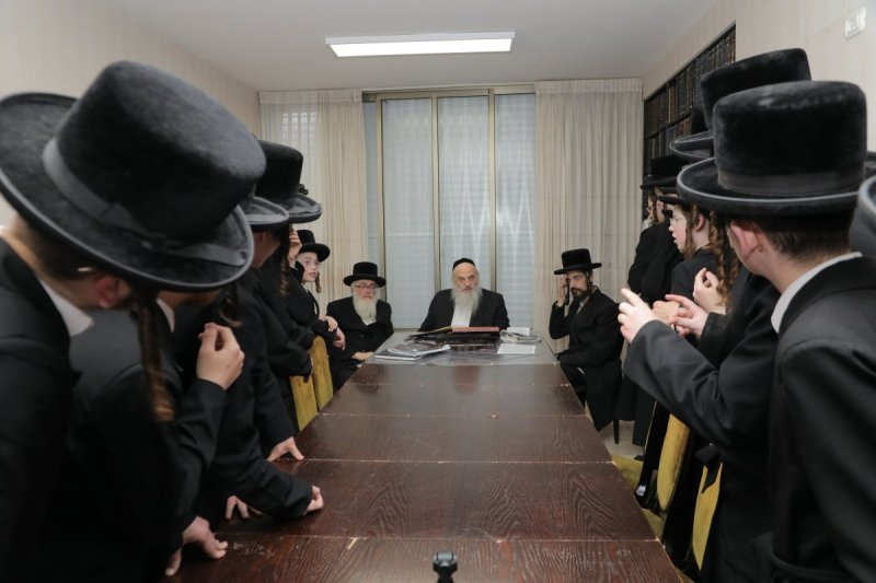י. בוש