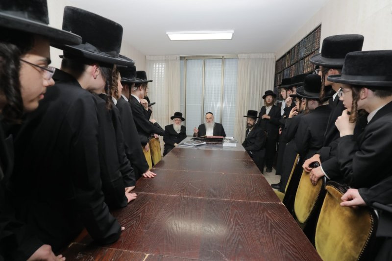 י. בוש