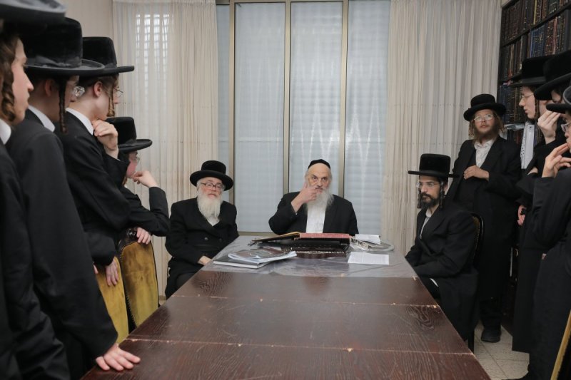 י. בוש
