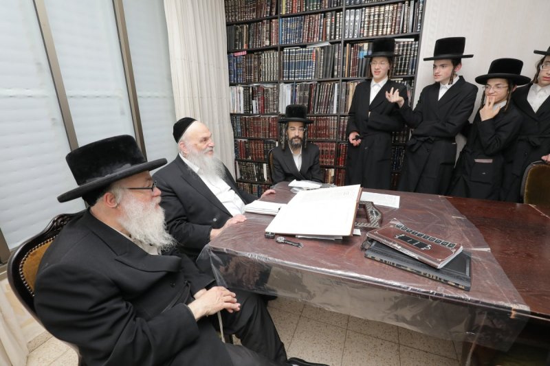 י. בוש