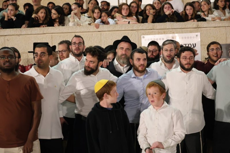 מרדכי לובעצקי (פריז צרפת)